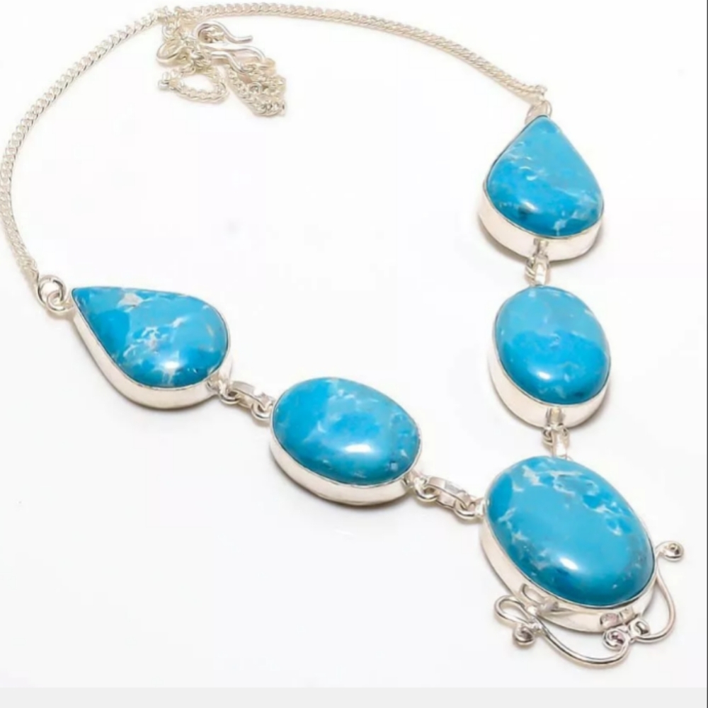 FINAL PRICE DROP! Turquoise Colored Necklace